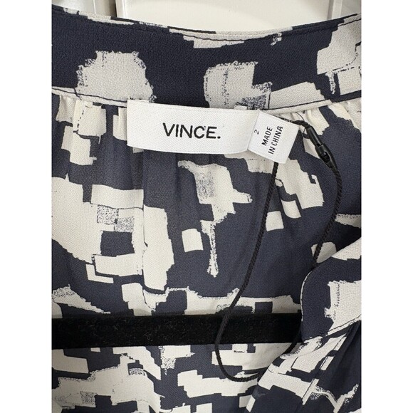 Vince 100% Silk Pullover‎ Geometric Blouse Size 2 Navy Lightweight - Picture 3 of 4